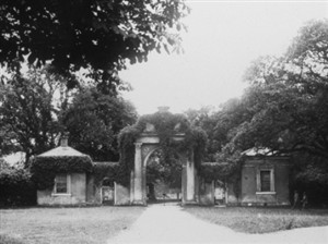 Dyrham Park gateway3